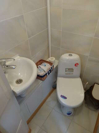 Гостевой дом Золотая рыбка Сызрань Одноместный номер с общим душем и туалетом-3